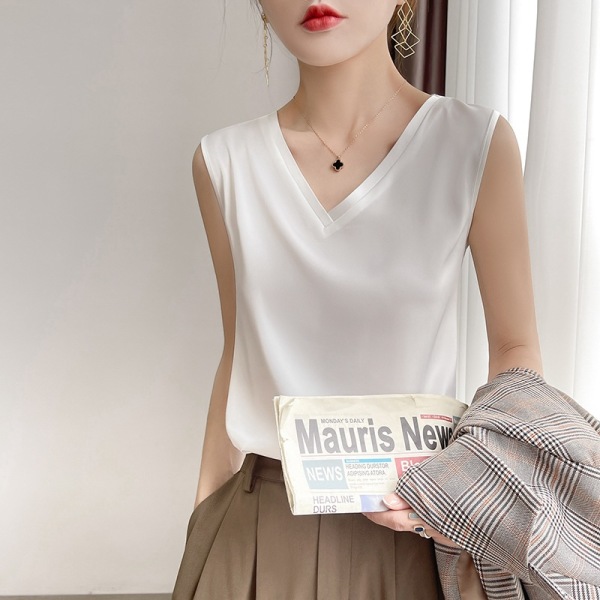 V-neck mulberry silk suspenders sleeveless top with t-shirt 42