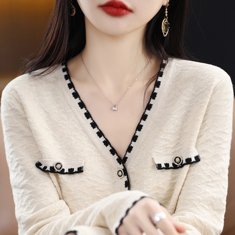 Xiaoxiang style V-neck cardigan women's fashion long sleeves 18