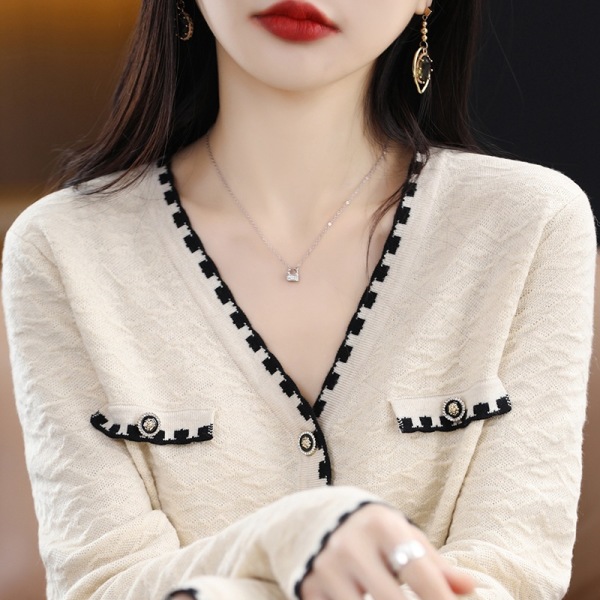 Xiaoxiang style V-neck cardigan women's fashion long sleeves 18