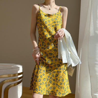 elegant slim dress for outer wear 122