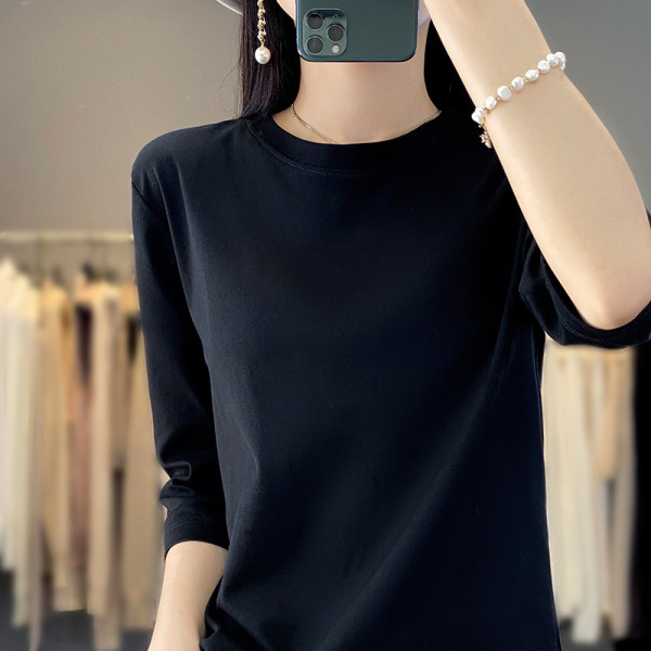 Round neck cotton three quarter sleeve T-shirt looks slim 135