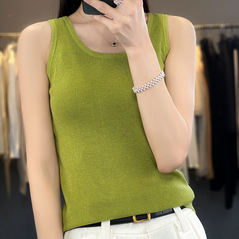 Slim top T-shirt with bottoming short T-shirt 131