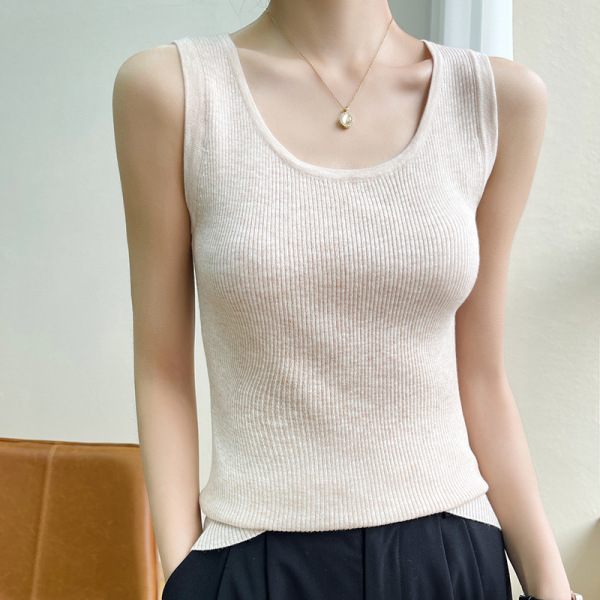 U-neck slim fit solid color base 82 